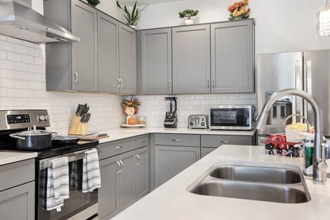 Fully equipped Kitchen-perfect for home-cooked meals."