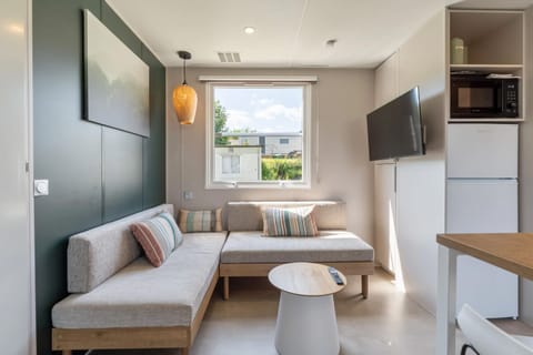 Camping Papillon Bouillon – Vakantiehuis ChaliBou - Living room