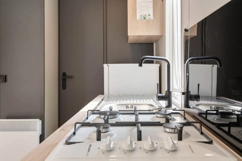 Camping Papillon Bouillon - Comfort 235 - kitchen