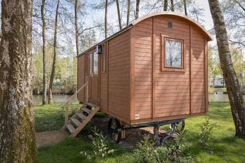 Camping Papillon Kinrooi - Gypsy wagon for 2 people - front