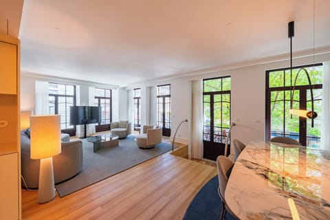 Luxury Apartment, 3 Bedrooms, City View | Living area