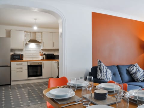 Living room/dining room | Ransdale Cottage, Bridlington