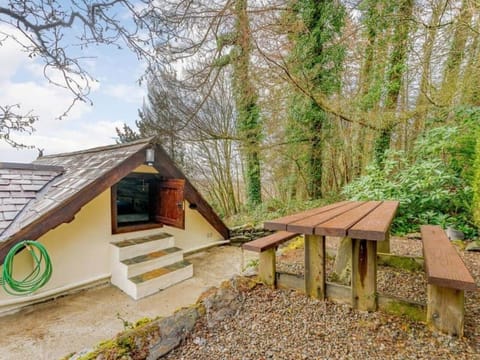 Entrance to double bedroom 3 - Captain's cabin 