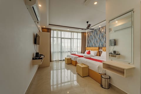 Family Quadruple Room | Desk, blackout drapes, iron/ironing board (on request), WiFi (free)