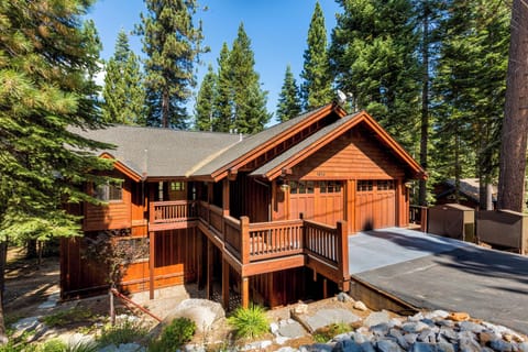 Embrace the beautiful surroundings! 4 car parking: 2 garage, 2 driveway.