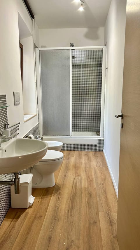 Double Room, Lake View | Desk, laptop workspace, free WiFi