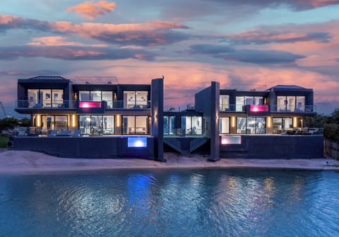 2 luxury villas