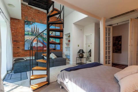 Top floor master suite. Queen bed. 