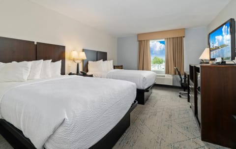 Desk, blackout drapes, iron/ironing board, free WiFi