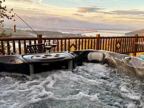 Hot Tub with a view - Hot Tub with stunning views for miles