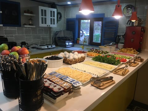 Daily buffet breakfast for a fee