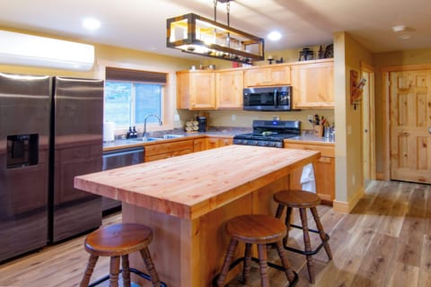 Kitchen island