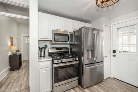 The kitchen is well equipped for an unforgettable getaway​