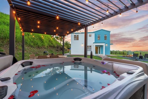 Hillside retreat with hot tub, fire pit, and amazing landscapes!