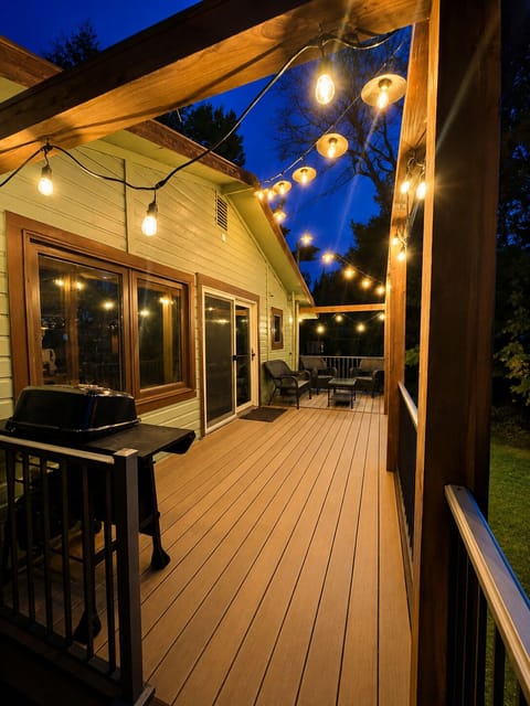 Back deck (dark)