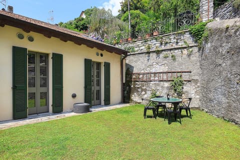 Villa, 5 Bedrooms, Private Pool, Garden View | Outdoor dining