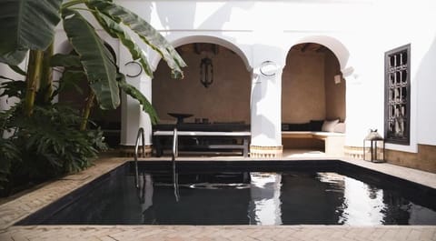 Indoor pool, sun loungers