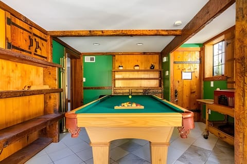 Game room, lower house