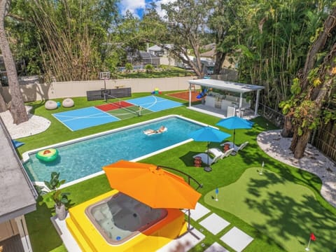 ~ Welcome to Your Tropical Paradise! ~