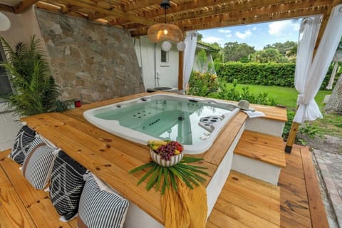~ Enjoy Your Hot-tub with amazing views! ~