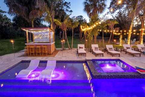 ~ Craft your favorite cocktail and relax in Style!