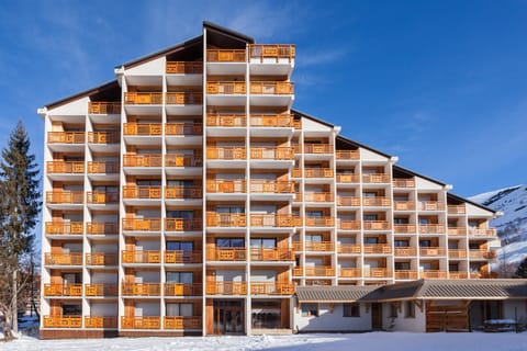 Escape to Les Deux Alpes for your next ski getaway!