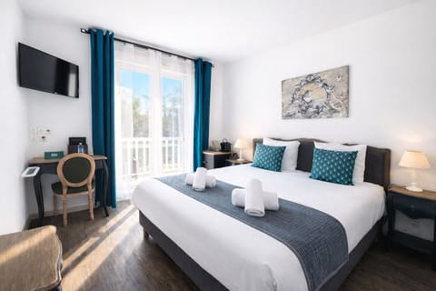 Superior Double Room, Balcony, Pool View | Minibar, desk, laptop workspace, free WiFi