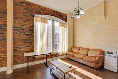 Marshall Vacation Rental | Studio | 1BA | 750 Sq Ft | Stairs Required