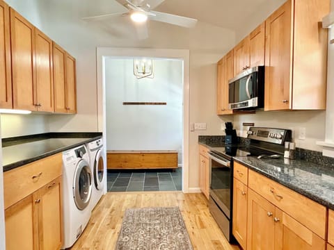 Fully stocked kitchen - all essential cooking/baking items provided.