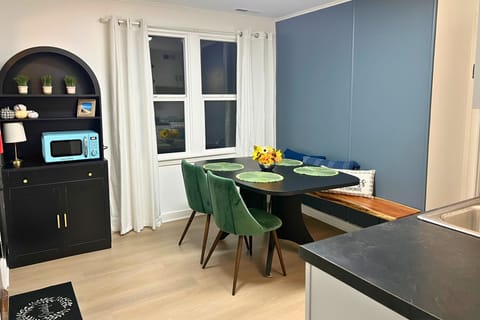 Cozy Mitten Dining Area in Kitchen