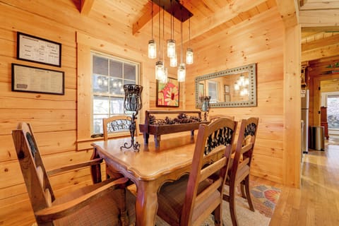 Dining Table | Dishware & Flatware | 1st Floor