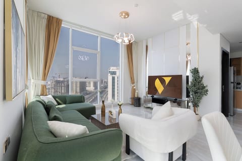 Luxury Apartment, Balcony, City View | Living area