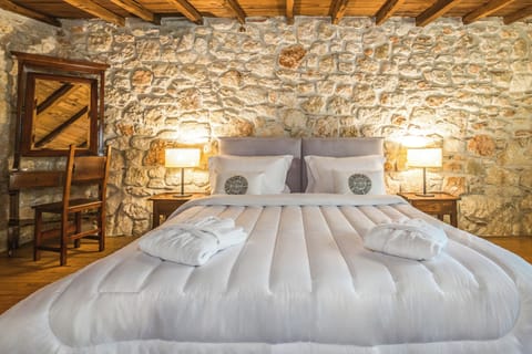 Premium Duplex | In-room safe, free cribs/infant beds, free WiFi, bed sheets