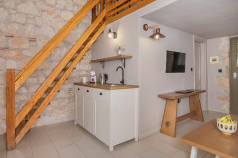 In-room safe, free cribs/infant beds, free WiFi, bed sheets