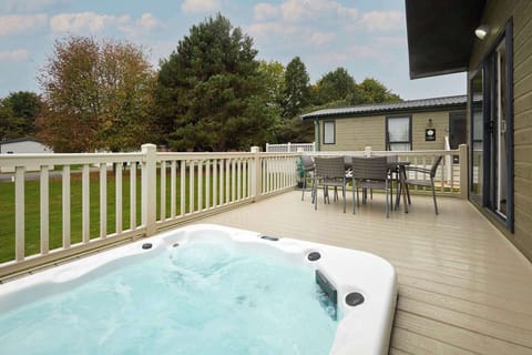 Audley Lodge, Allerthorpe Golf & Country Park, York - Host & Stay 