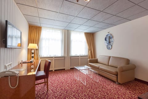 Suite, 2 Twin Beds (Living Room) | In-room safe, desk, laptop workspace, iron/ironing board