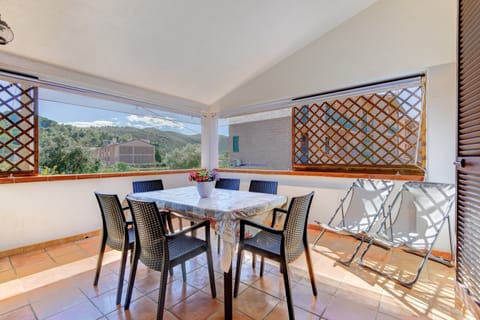 Holiday Home 'Appartamento Marisol Trilo' with Private Terrace, Wi-Fi and Air Conditioning House in Campo nell'Elba