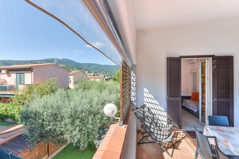 Holiday Home 'Appartamento Marisol Trilo' with Private Terrace, Wi-Fi and Air Conditioning House in Campo nell'Elba