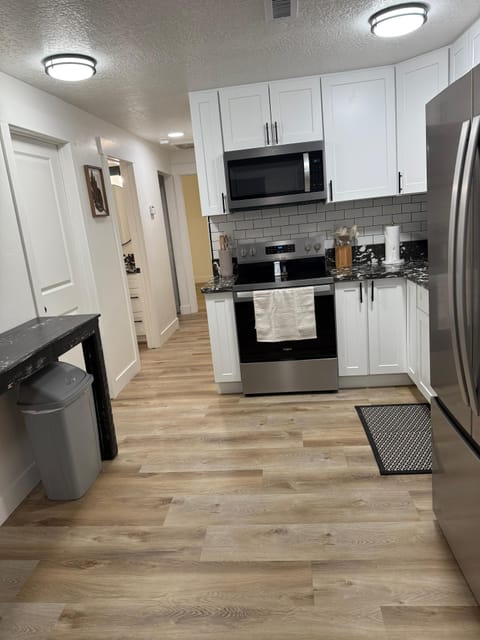 Apartment, 2 Bedrooms, Kitchen | Private kitchen