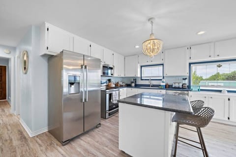 A kitchen perfect for preparing meals for the family!
