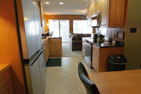 Modern well-stocked kitchen, with all the essentials to make you feel at home.