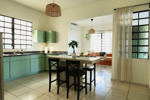 Kitchen & Dining 5