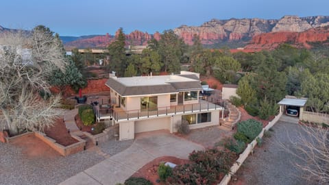 Panoramic views of Cathedral Rock, Elephant Rock, Courthouse Mesa,