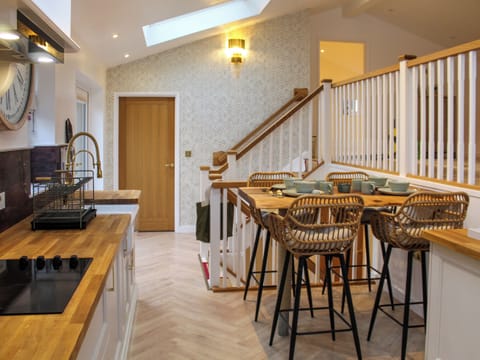 Kitchen/diner | The Shed - Cornish Hamlet, Falmouth