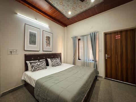 Comfort Room | Hypo-allergenic bedding, desk, soundproofing, free WiFi