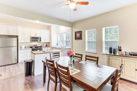 Dining Area | Dishware & Flatware