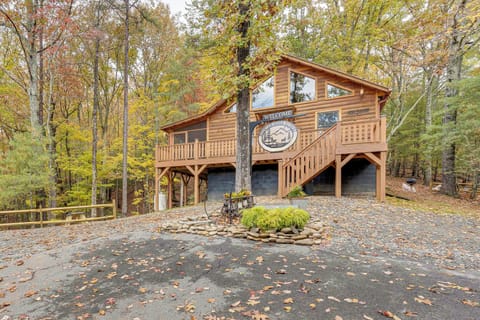 Murphy Vacation Rental | 2BR | 2BA | 1,045 Sq Ft | Stairs to Enter