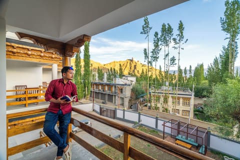 Superior Double Room with Balcony and Mountain View | Soundproofing, WiFi (free), bed sheets