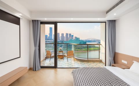 Comfort Apartment, Multiple Beds, Housekeeping, Ocean View | Desk, laptop workspace, WiFi (free)