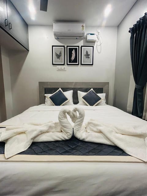 Deluxe Double Room | Free WiFi, bed sheets